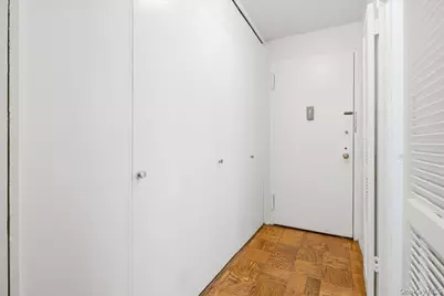 70-25 Yellowstone Boulevard #4B, Forest Hills, NY 11375 - Photo 8