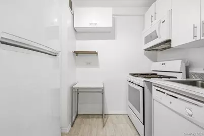 70-25 Yellowstone Boulevard #4B, Forest Hills, NY 11375 - Photo 14
