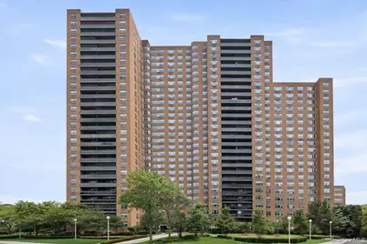 70-25 Yellowstone Boulevard #4B, Forest Hills, NY 11375 - Photo 1