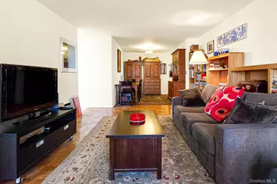 70-25 Yellowstone Blvd Yellowstone Boulevard #4D, Forest Hills, NY 11375 - Photo 6