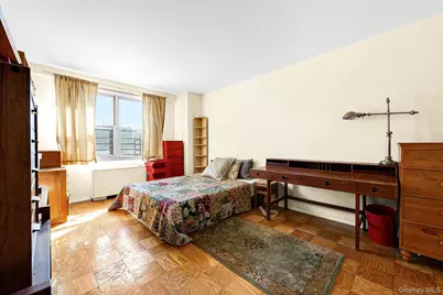 70-25 Yellowstone Blvd Yellowstone Boulevard #4D, Forest Hills, NY 11375 - Photo 18
