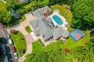 25 Lake Rd, Great Neck, NY 11020 - Photo 10