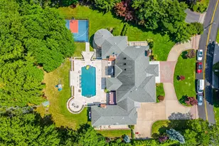 25 Lake Rd, Great Neck, NY 11020 - Photo 10
