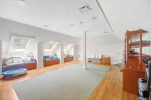 25 Lake Rd, Great Neck, NY 11020 - Photo 46