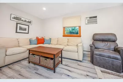 67 Cedar Place, Floral Park, NY 11001 - Photo 16