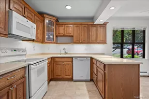 958 Sierra Vista Ln, Valley Cottage, NY 10989 - Photo 4