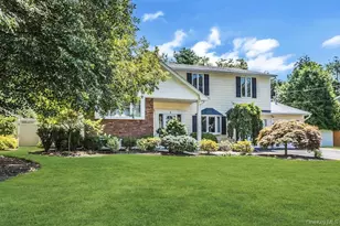 3 Windsor Pl, Melville, NY 11747 - Photo 2