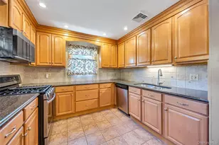 35 Jerold St, Plainview, NY 11803 - Photo 12