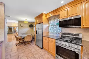 35 Jerold St, Plainview, NY 11803 - Photo 14