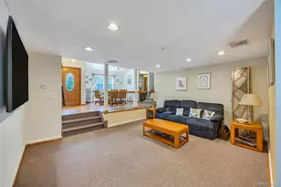 35 Jerold St, Plainview, NY 11803 - Photo 4