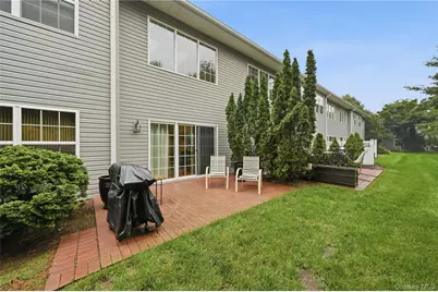 260 Medea Way, Central Islip, NY 11722 - Photo 32
