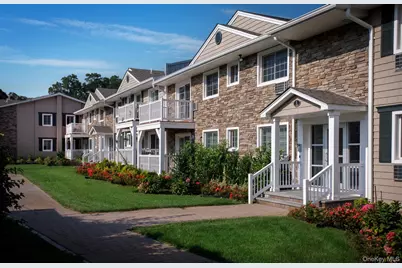 17 Williams Boulevard #17-1B, Lake Grove, NY 11755 - Photo 2