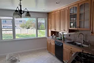 156 Valentine St, Yonkers, NY 10704 - Photo 2