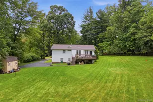 3 Larch Ct, Suffern, NY 10901 - Photo 4