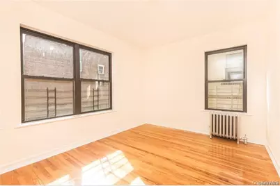204 W 260th Street, Bronx, NY 10471 - Photo 4