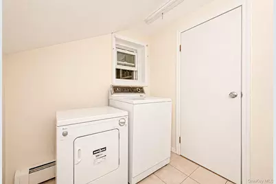 24 Thomas Road, Sound Beach, NY 11789 - Photo 14