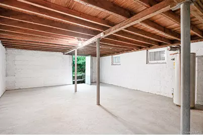 24 Thomas Road, Sound Beach, NY 11789 - Photo 20