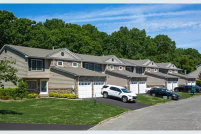 2604 Townhouse Drive #2604, Coram, NY 11727 - Photo 2