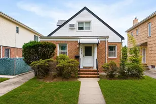 76-53 172nd St, Fresh Meadows, NY 11366 - Photo 1