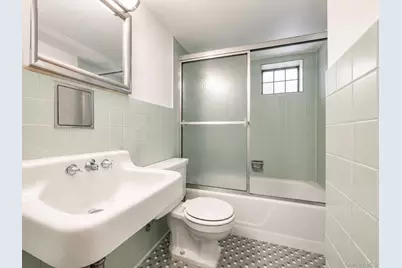 76-53 172nd Street, Fresh Meadows, NY 11366 - Photo 32