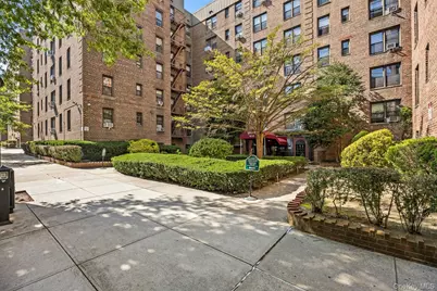 83-25 98 Street #4L, Woodhaven, NY 11421 - Photo 2