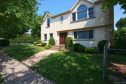 75 Maple Street, Roslyn Heights, NY 11577 - Photo 2