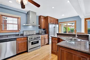 75 Maple St, Roslyn Heights, NY 11577 - Photo 12