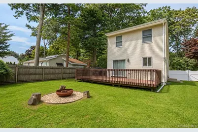 28 Roanoke Road, Sound Beach, NY 11789 - Photo 4