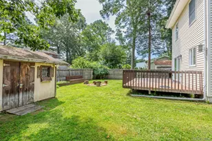 28 Roanoke Rd, Sound Beach, NY 11789 - Photo 6