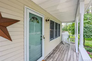 28 Roanoke Rd, Sound Beach, NY 11789 - Photo 10