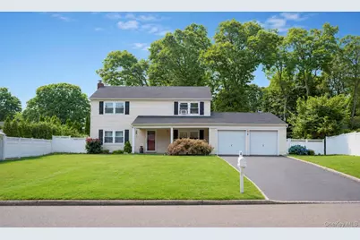 4 Beaverdale Lane, Stony Brook, NY 11790 - Photo 2