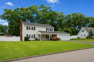 4 Beaverdale Ln, Stony Brook, NY 11790 - Photo 4