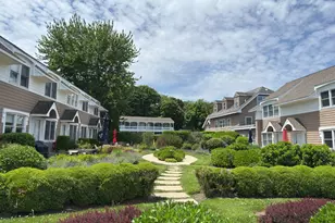 62 Canoe Place Rd, Hampton Bays, NY 11946 - Photo 12