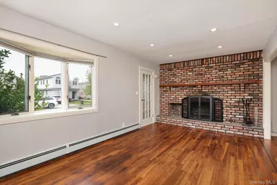 23 Rosebud Avenue, Merrick, NY 11566 - Photo 4