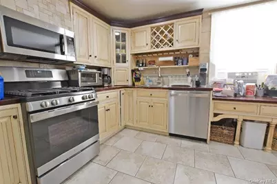 478 Marcy Avenue, Riverhead, NY 11901 - Photo 28