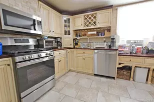 478 Marcy Ave, Riverhead, NY 11901 - Photo 28
