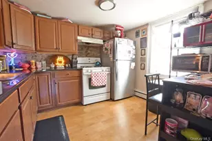 478 Marcy Ave, Riverhead, NY 11901 - Photo 6