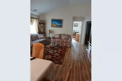 5127 Village Circle E, Manorville, NY 11949 - Photo 12