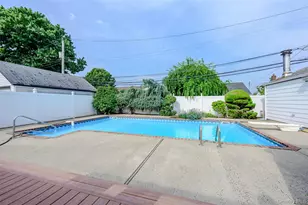 750 Durham Rd, East Meadow, NY 11554 - Photo 24