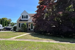 24 Gates St, Greenlawn, NY 11740 - Photo 2