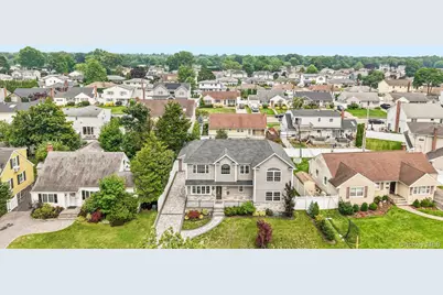 1063 Barrie Avenue, Wantagh, NY 11793 - Photo 40