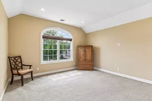 1063 Barrie Ave, Wantagh, NY 11793 - Photo 20