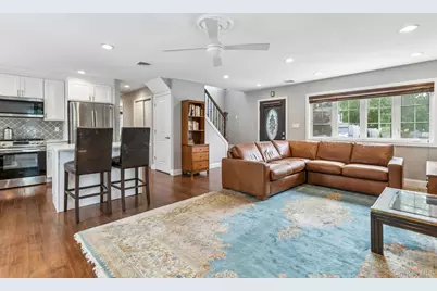1063 Barrie Avenue, Wantagh, NY 11793 - Photo 4