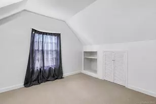 218 Venetian Blvd, Lindenhurst, NY 11757 - Photo 18