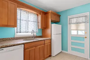 218 Venetian Blvd, Lindenhurst, NY 11757 - Photo 12