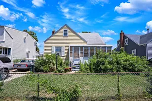 218 Venetian Blvd, Lindenhurst, NY 11757 - Photo 4