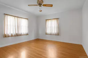 218 Venetian Blvd, Lindenhurst, NY 11757 - Photo 26