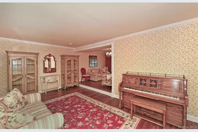 10 Linford Lane, Melville, NY 11747 - Photo 10