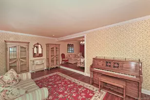 10 Linford Ln, Melville, NY 11747 - Photo 10