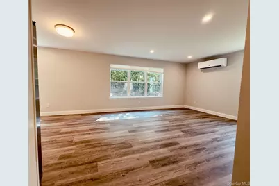 25 Walnut Street, Coram, NY 11727 - Photo 14